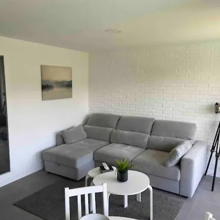 Pass The Keys Modern With Excellent Location Appartement *